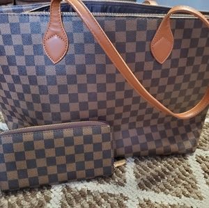 Checkered brown bag with wallet